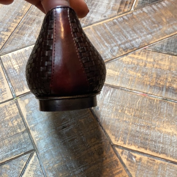 Santoni luxury leather weaved peep toe shoes. Size 7. - Picture 3 of 4